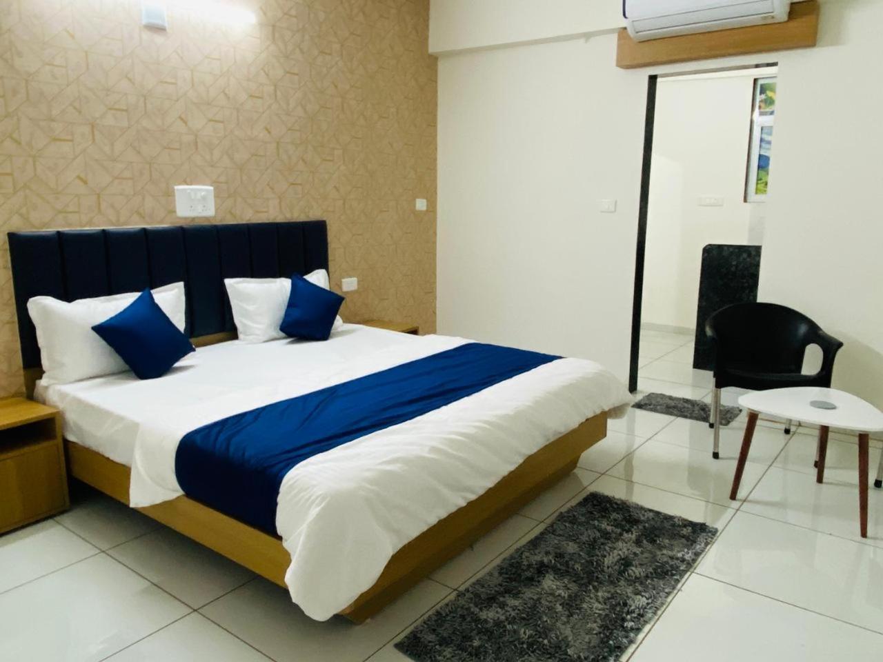 Hotel Balaji Villa Vadodara Eksteriør billede